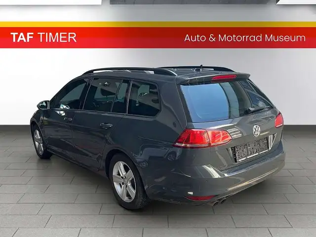 Volkswagen Golf view 10