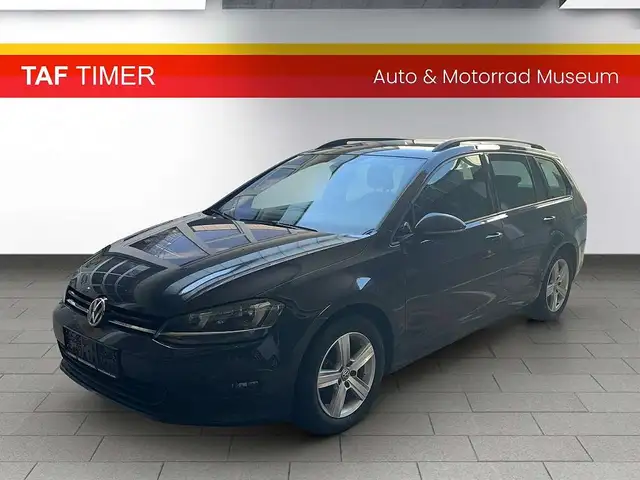 Volkswagen Golf view 2