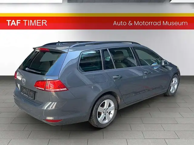 Volkswagen Golf view 11