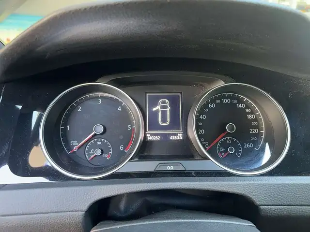 Volkswagen Golf view 14
