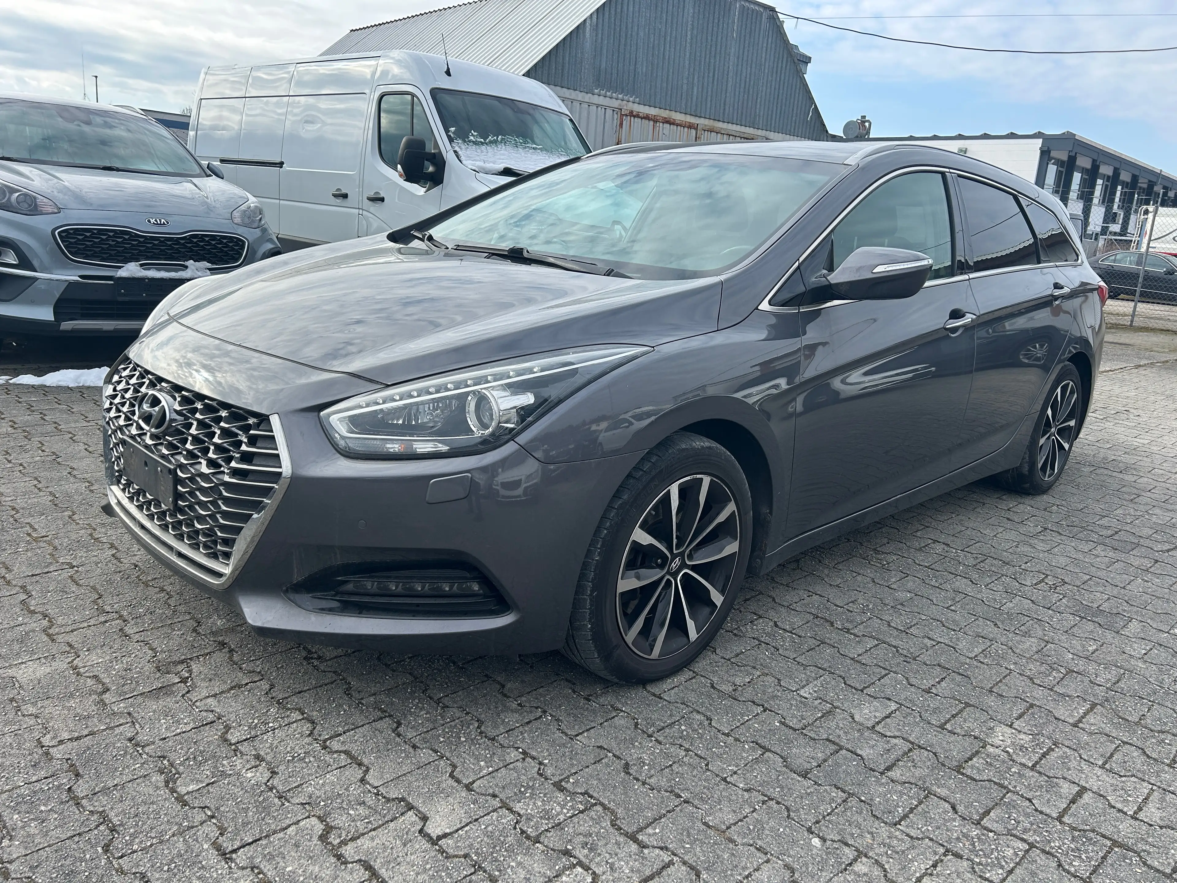 Hyundai i40 Kombi blue 1.7 CRDi DCT Trend