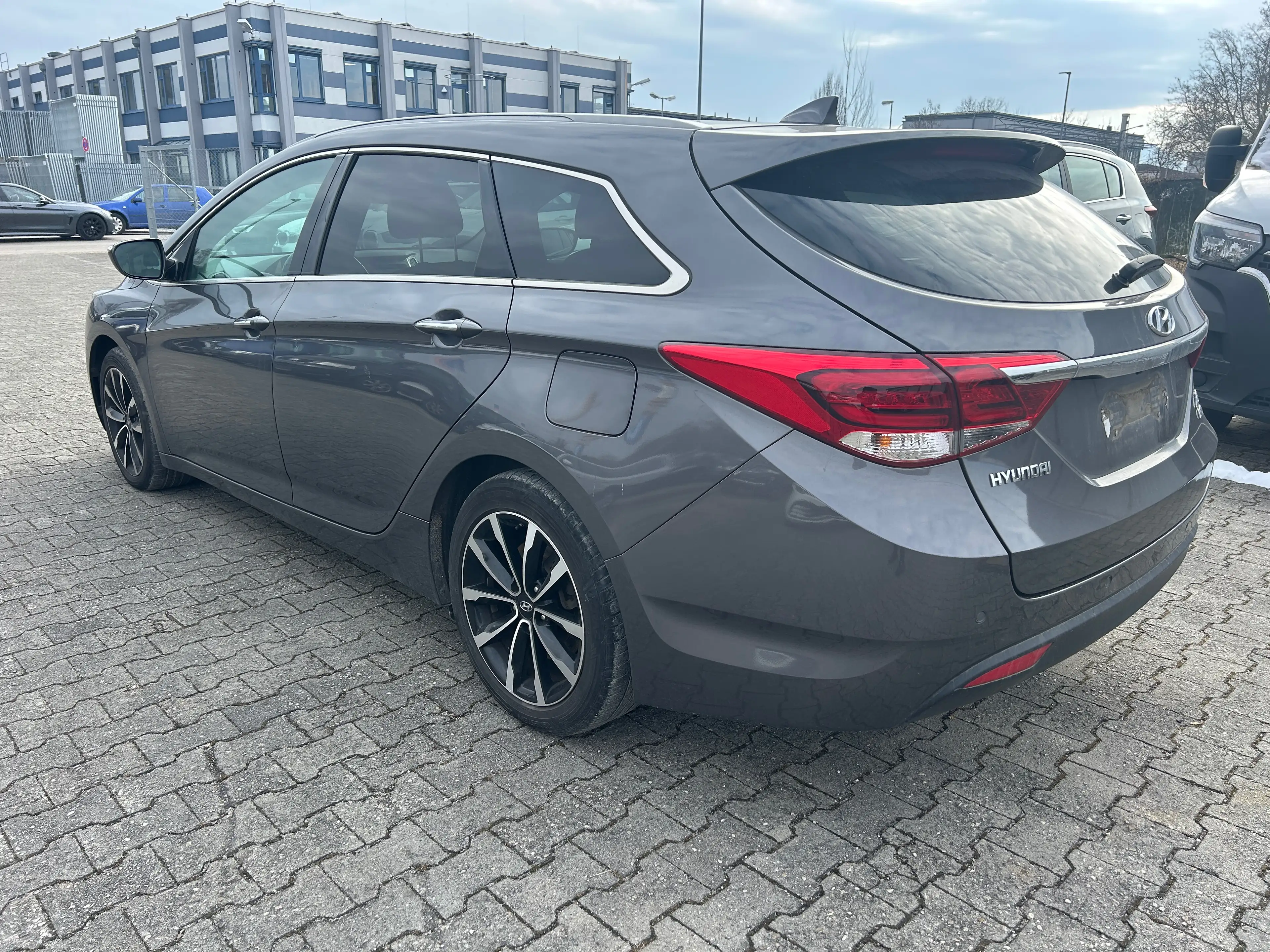 Hyundai i40 Kombi blue 1.7 CRDi DCT Trend — photo 5
