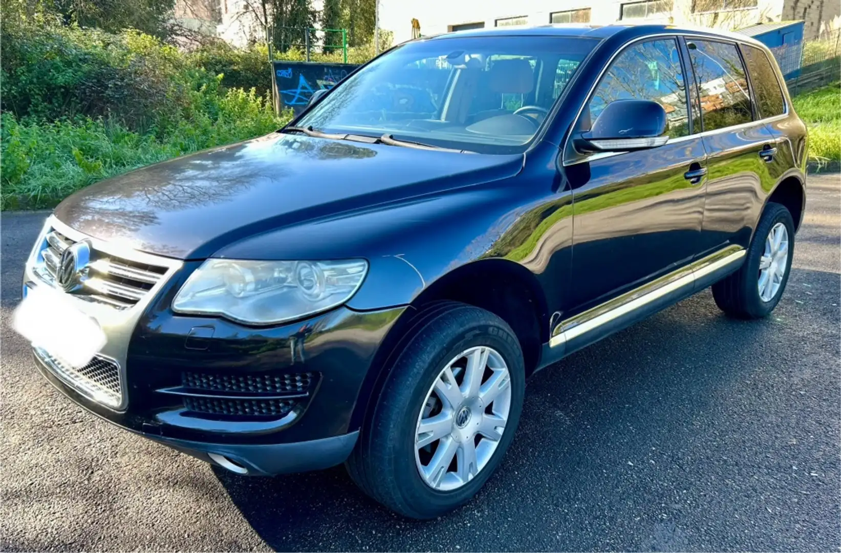 Volkswagen Touareg 2.5TDI R5 +Motion Tiptronic Чёрный - 1