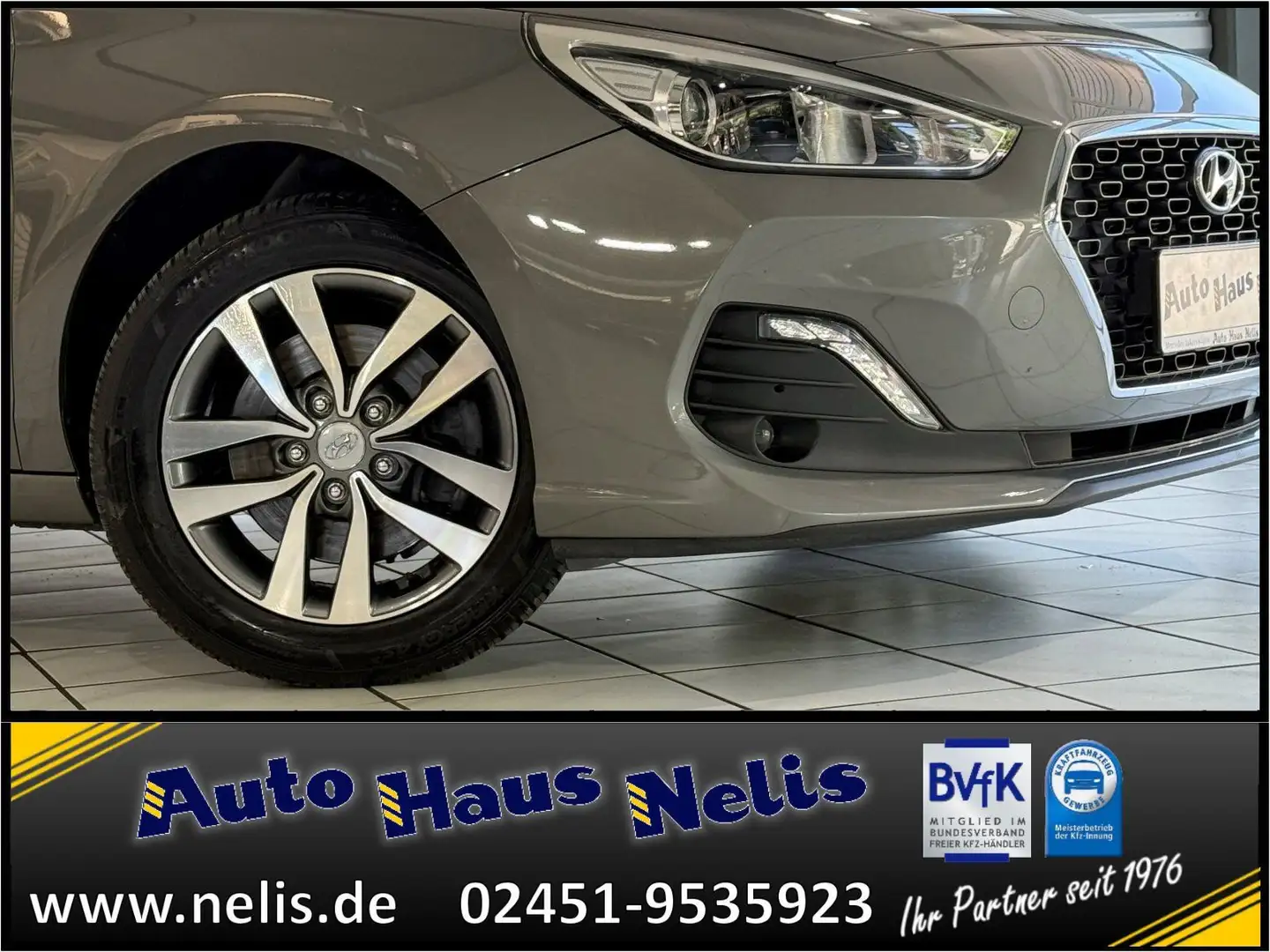 Hyundai i30 1,4 Trend NaviTouch DAB Apple/Android BT Sit Gris - 2