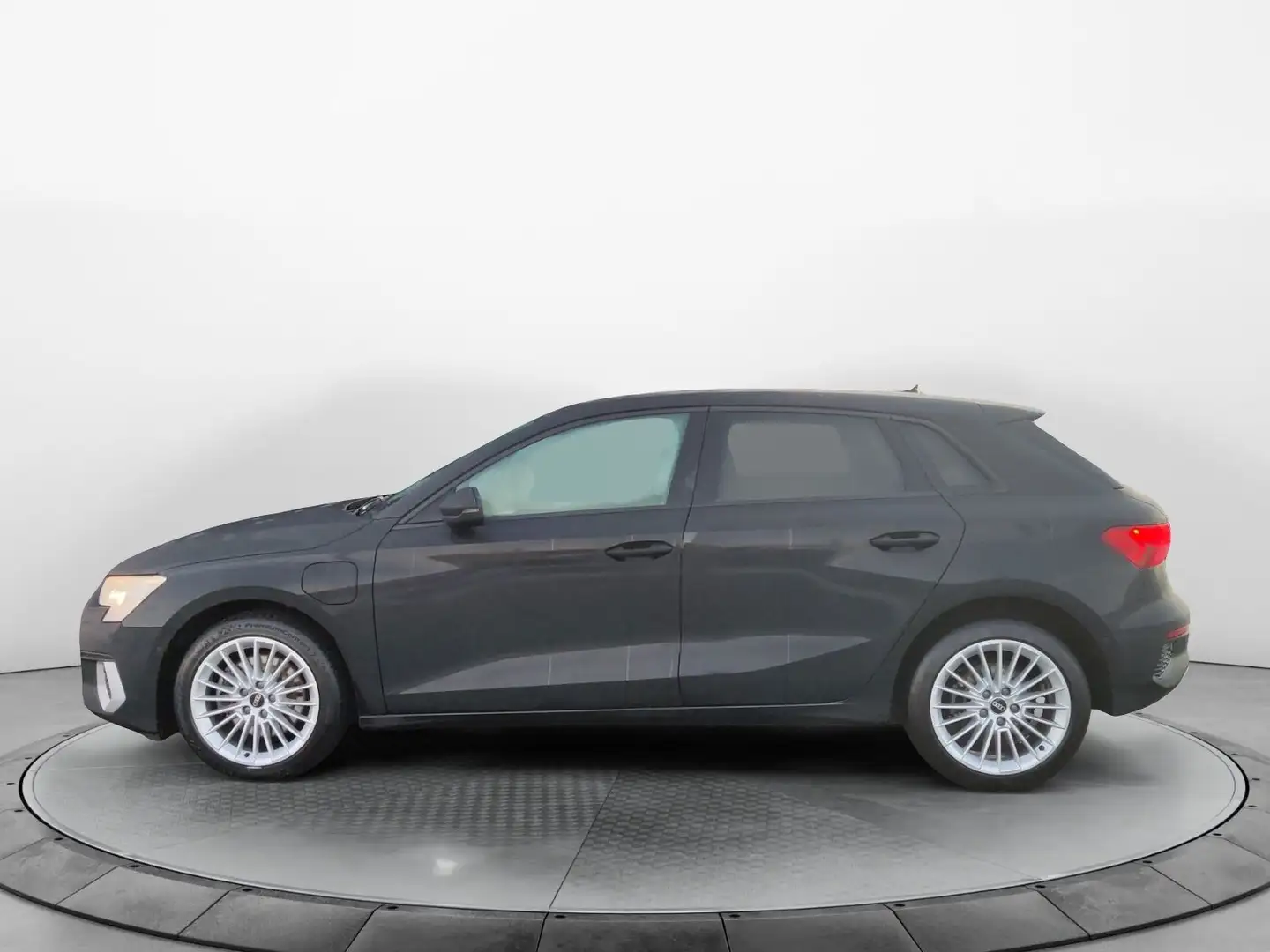 Audi A3 40 TFSI e S-Tronic Advanced, LED, A Schwarz - 2