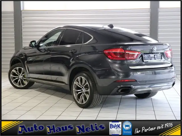 BMW X6 view 5