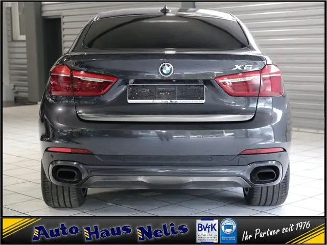 BMW X6 view 4