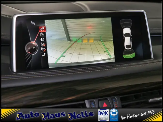 BMW X6 view 13