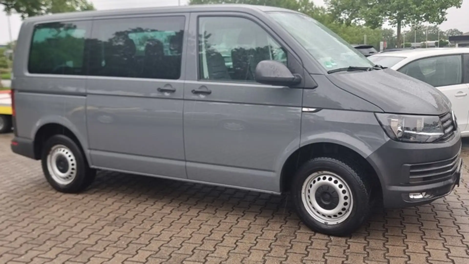 Volkswagen T6 Kombi 2,0TDi 5-Sitzer KLIMA+ AHK 2,5t 70tkm Gris - 2