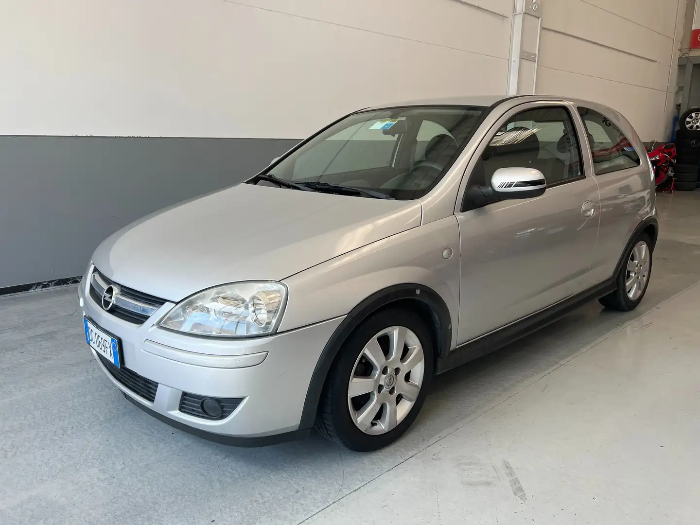 Opel Corsa Corsa III 2006 3p 1.0 Sport Argento - 1