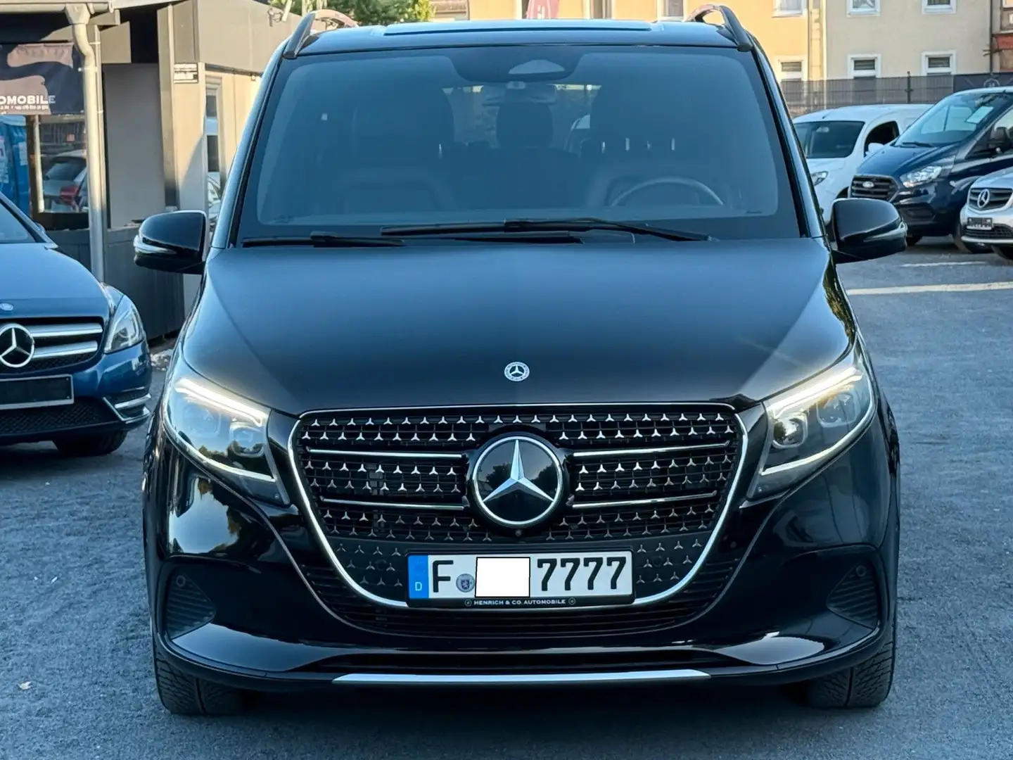 Mercedes-Benz V 300 d AVANTGARDE LANG / 2 HAND / 360KAMERA /AHK Zwart - 1