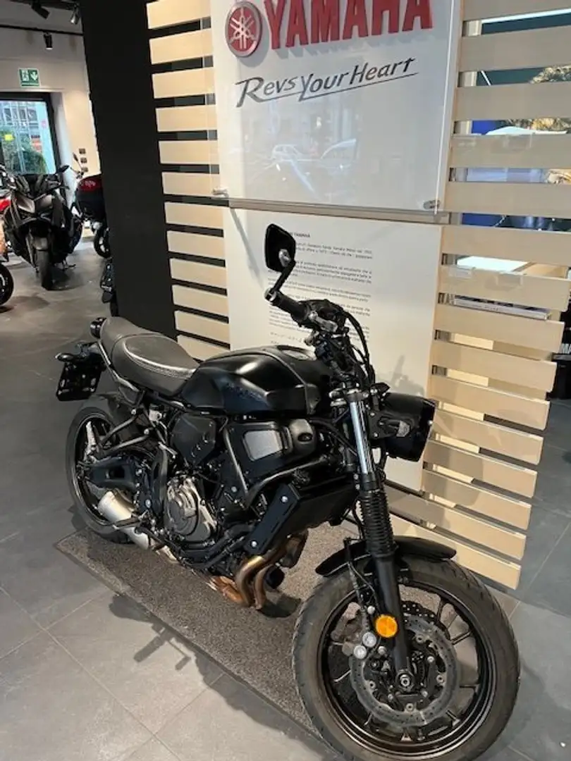 Yamaha XSR 700 Negro - 2