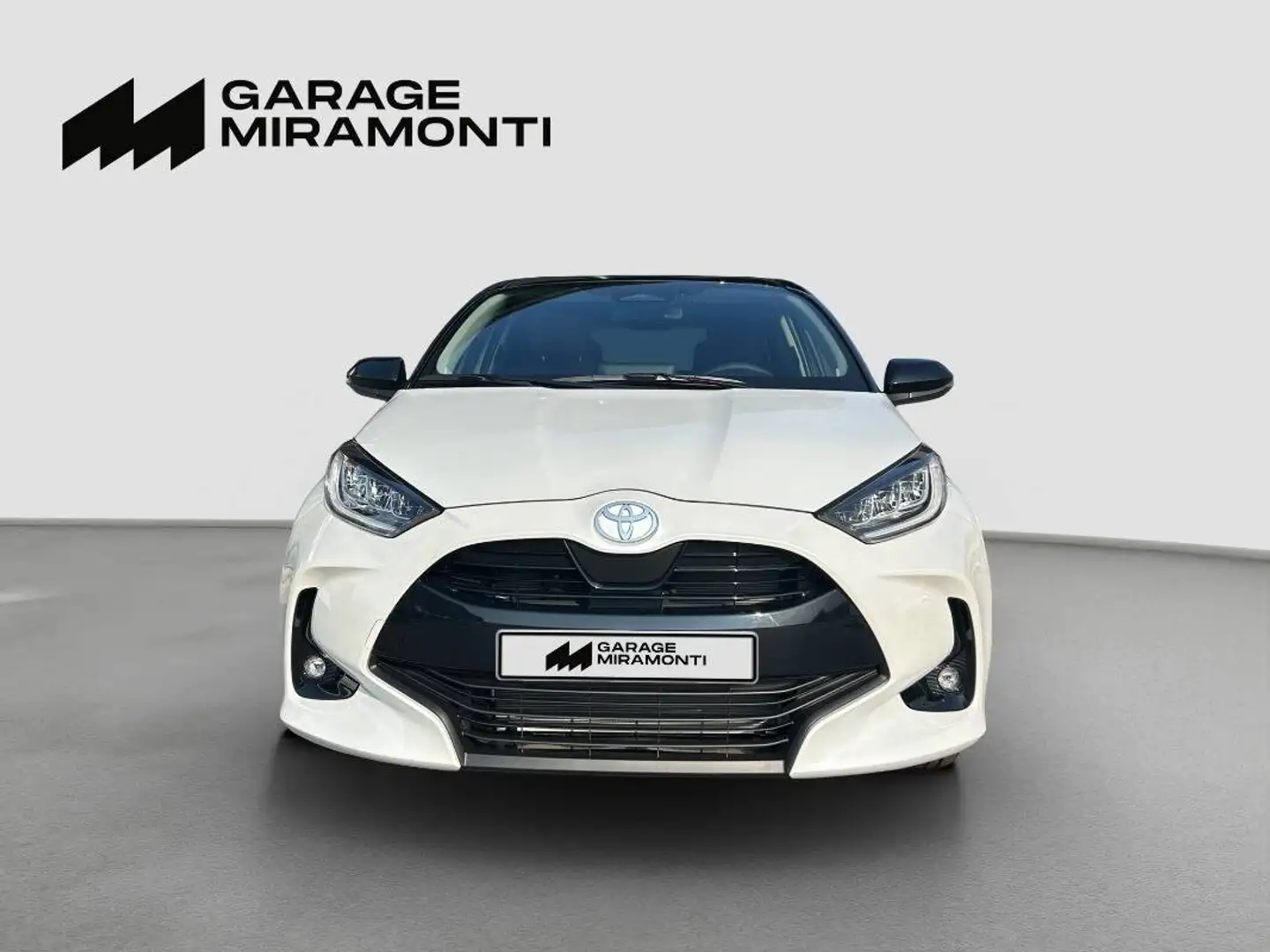 Toyota Yaris 1.5h Trend Bianco - 2