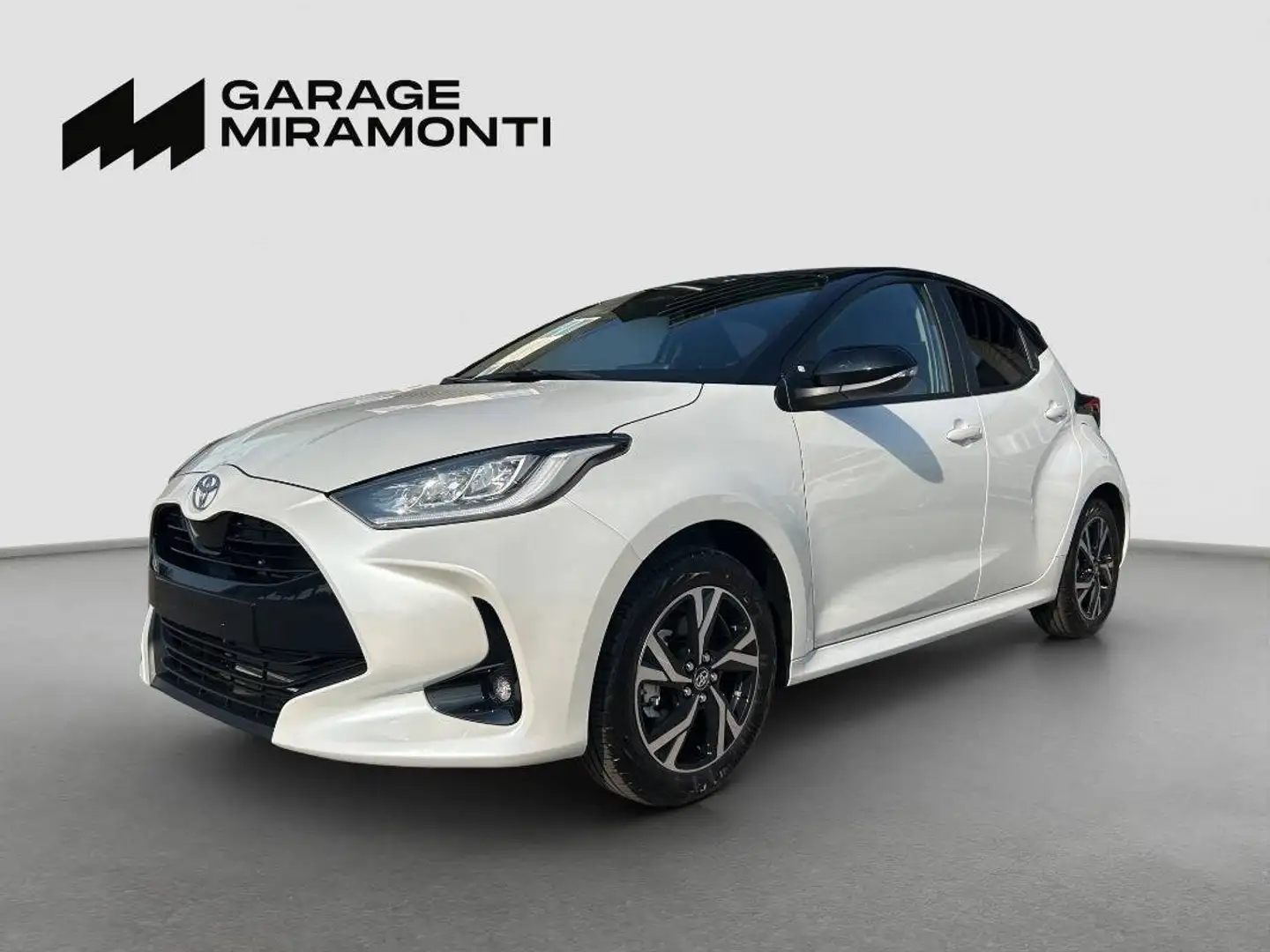 Toyota Yaris 1.5h Trend Blanc - 1