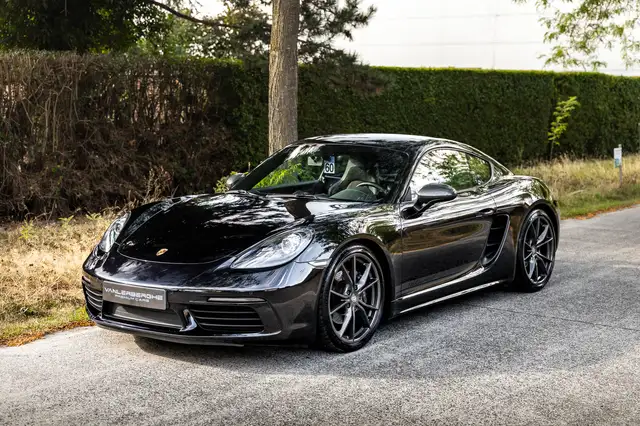 Porsche Cayman view 7