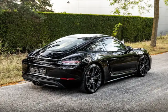 Porsche Cayman view 19