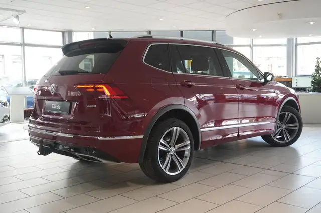 Volkswagen Tiguan Allspace view 7
