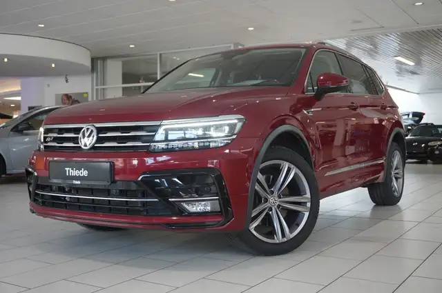 Volkswagen Tiguan Allspace view 3