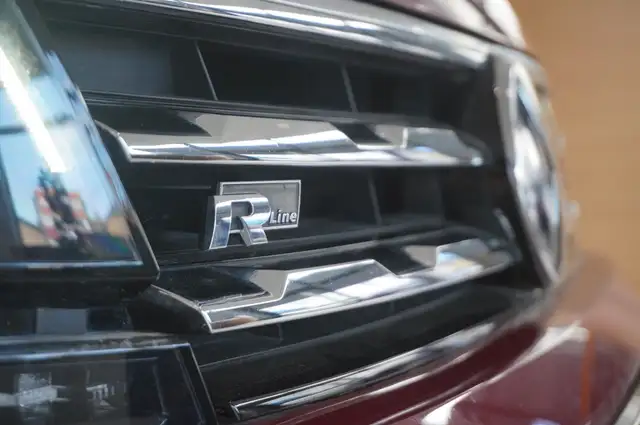 Volkswagen Tiguan Allspace view 5