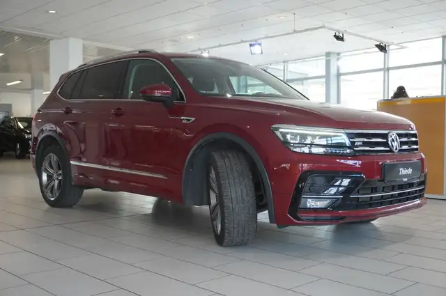 Volkswagen Tiguan Allspace view 4