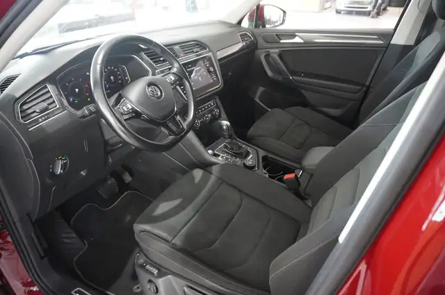 Volkswagen Tiguan Allspace view 12