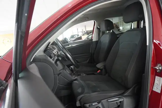 Volkswagen Tiguan Allspace view 14