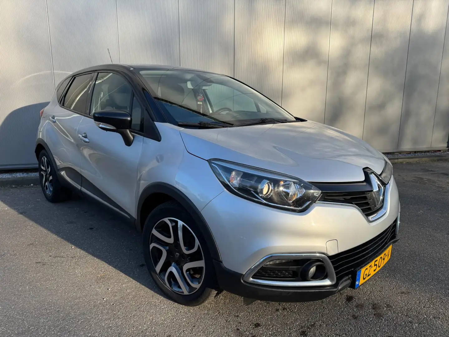 Renault Captur 1.5 dCi Dynamique navi clima 17 inch lm velgen Gris - 1