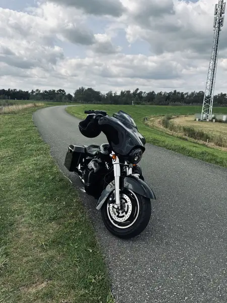 Harley-Davidson Street Glide - foto 5