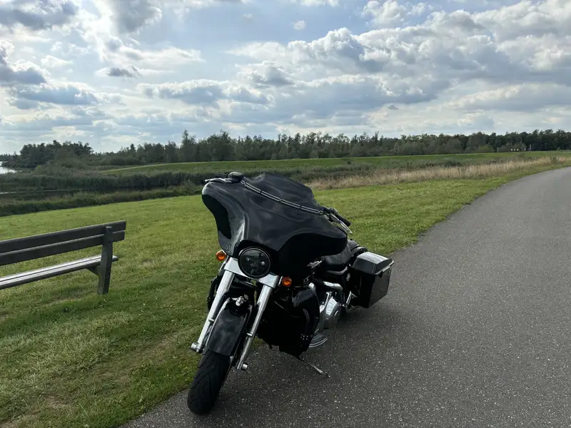 Harley-Davidson Street Glide - foto 2