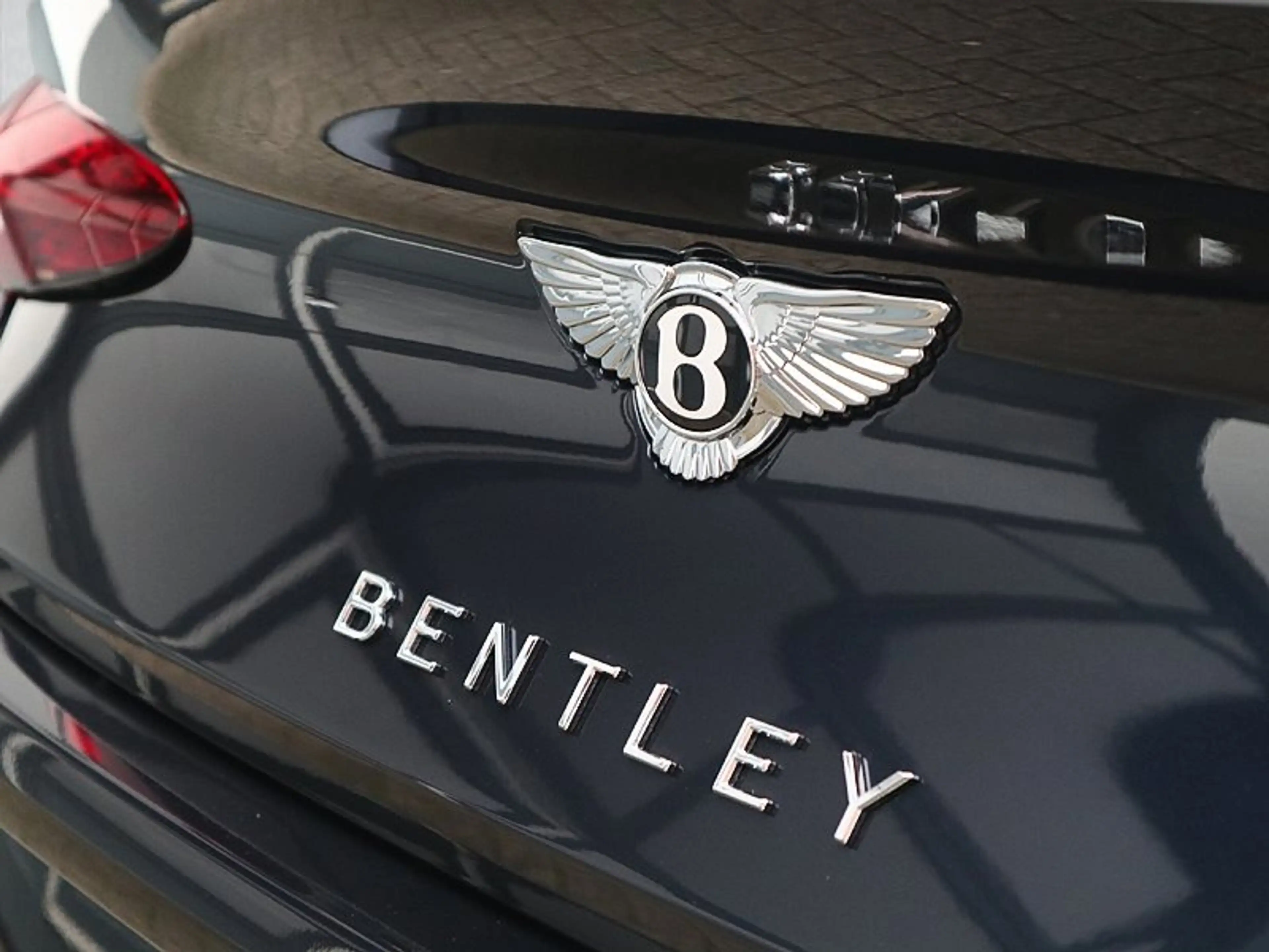 Bentley Continental GTC V8 Hybrid Mulliner *Bespoke Inside* — photo 9