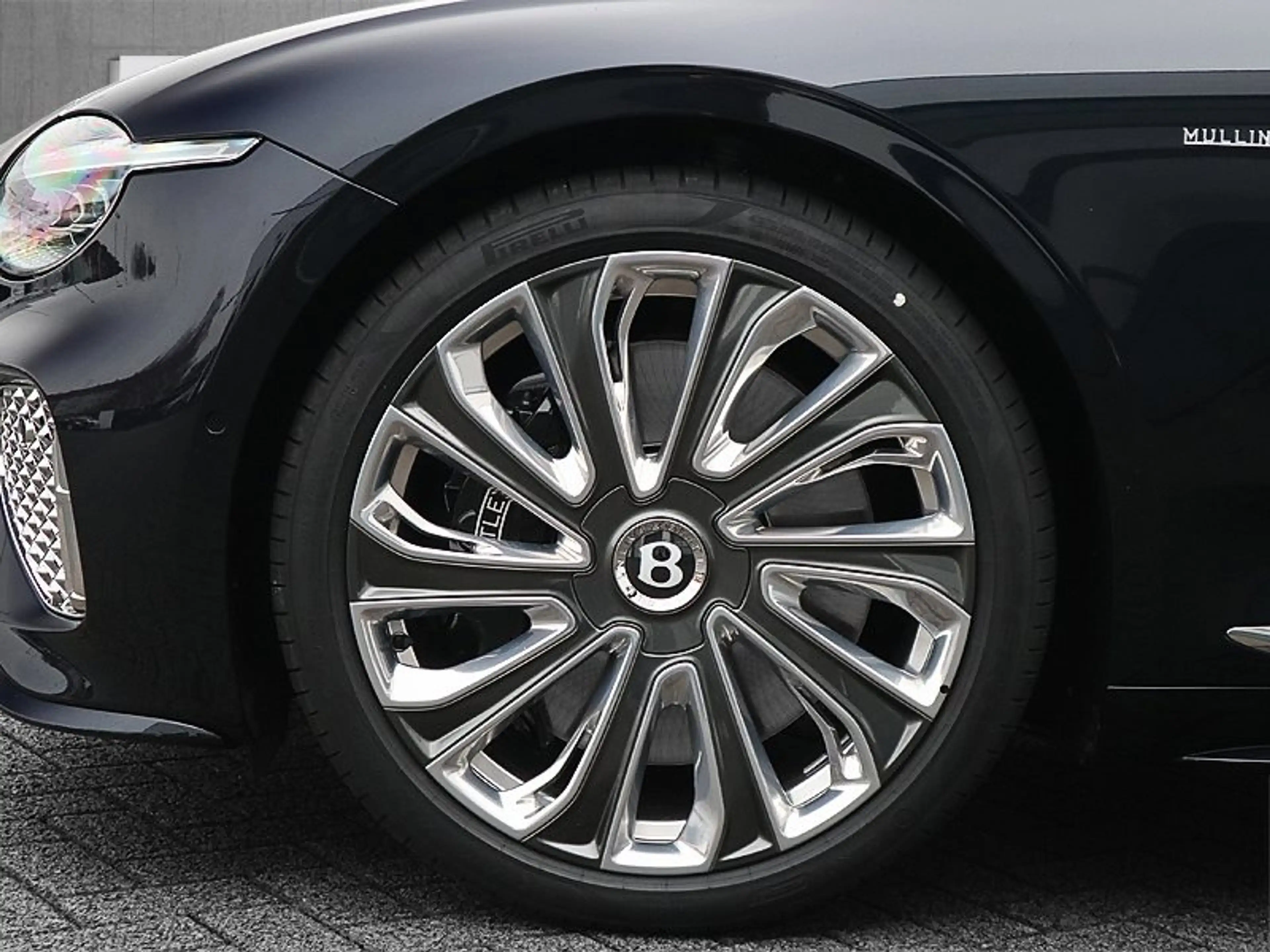 Bentley Continental GTC V8 Hybrid Mulliner *Bespoke Inside* — photo 4