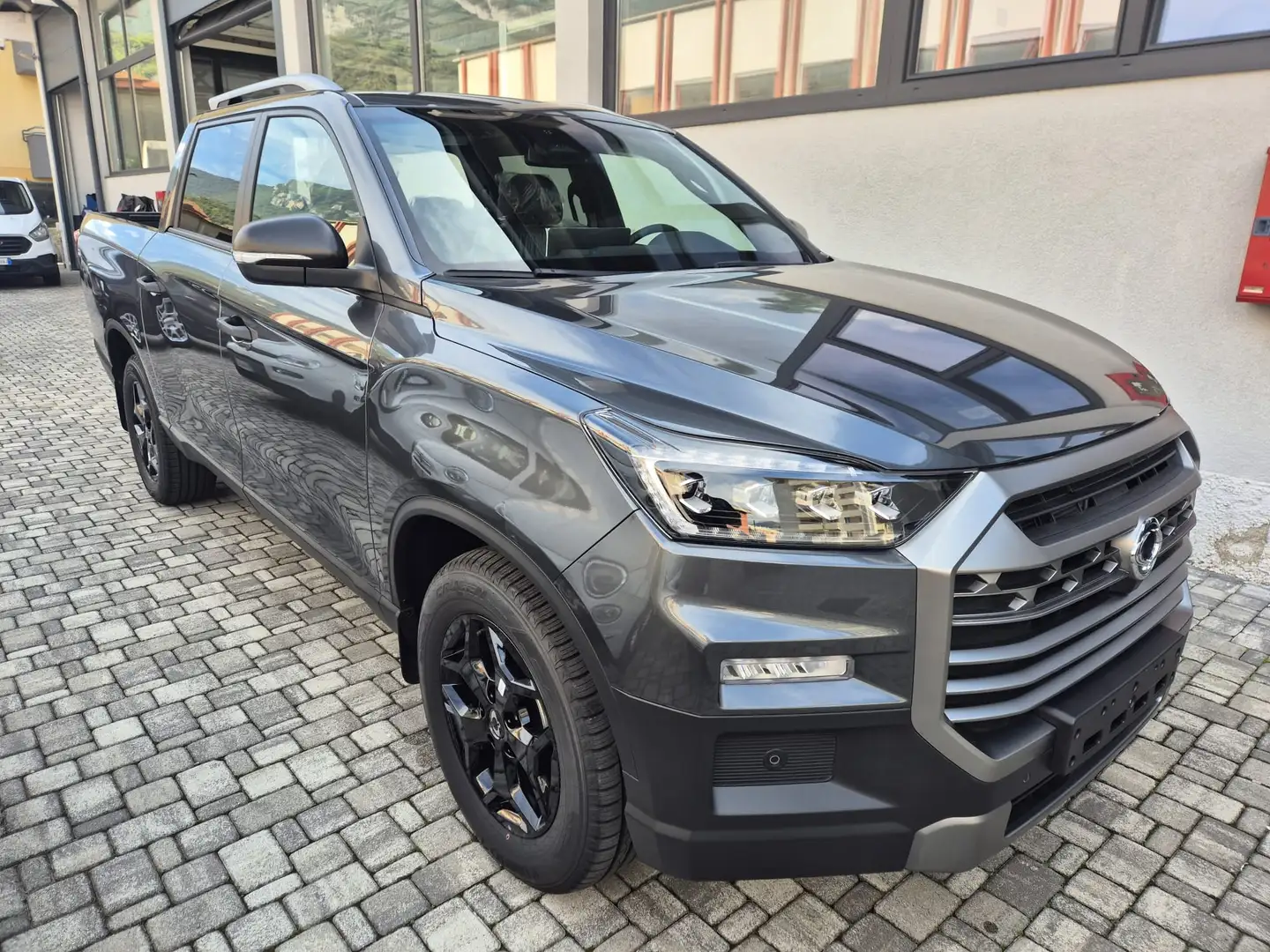 KGM Rexton SPORT XL 2.2  TURBODIESEL BLACK LINE AT Grau - 1