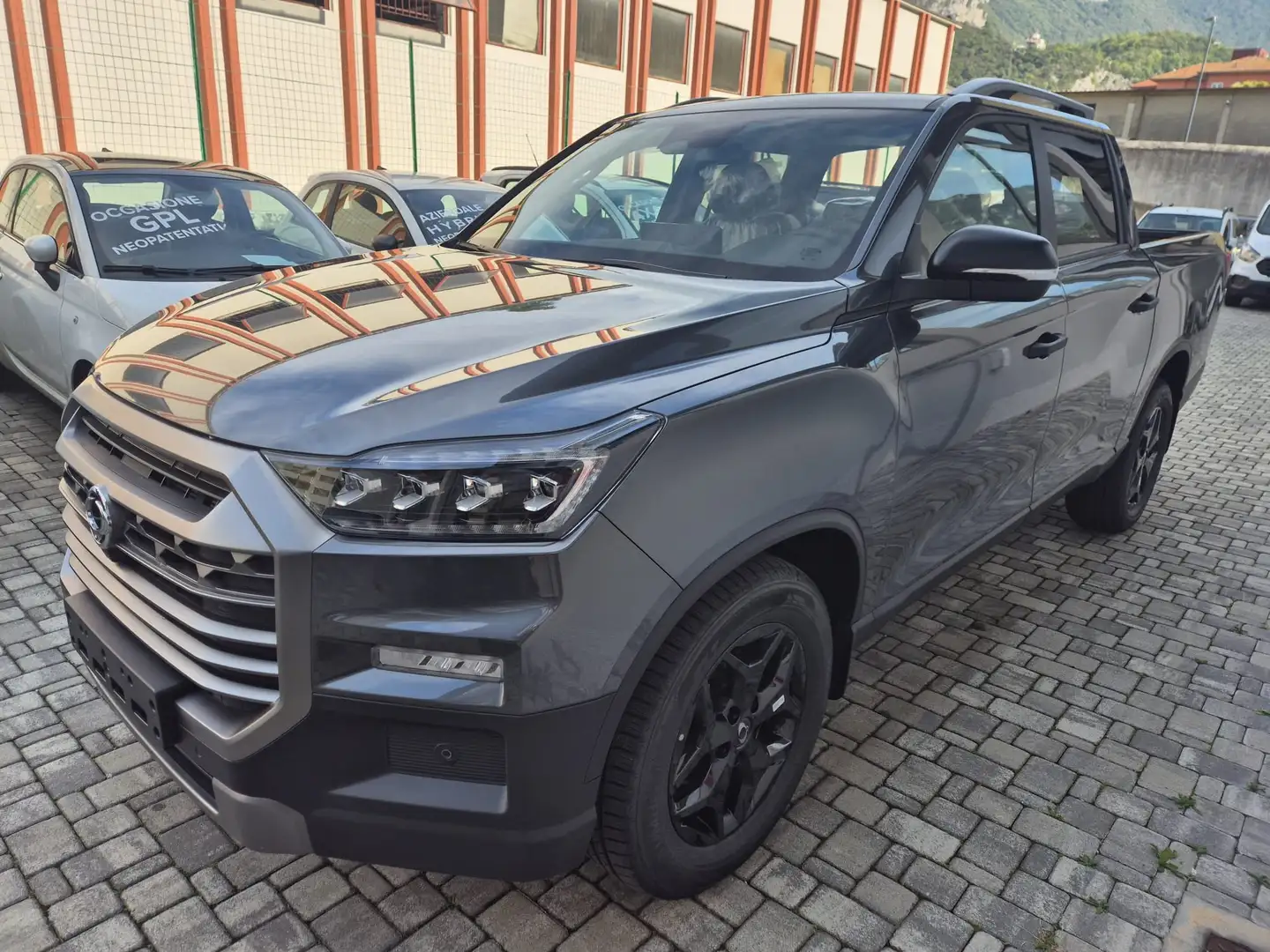 KGM Rexton SPORT XL 2.2  TURBODIESEL BLACK LINE AT Grau - 2