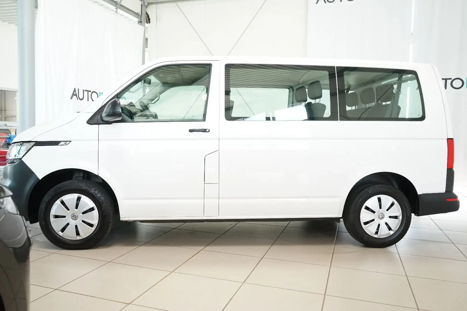 Volkswagen T6 Transporter T6.1 Transporter 4Motion Kurz AHK+8-Sitzer+Navi Weiß - 2
