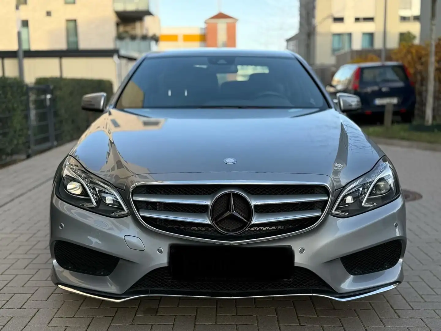 Mercedes-Benz E 250 E Limousine E 250 CDI BlueEfficiency Grau - 2