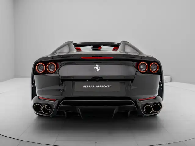 Ferrari 812 view 7