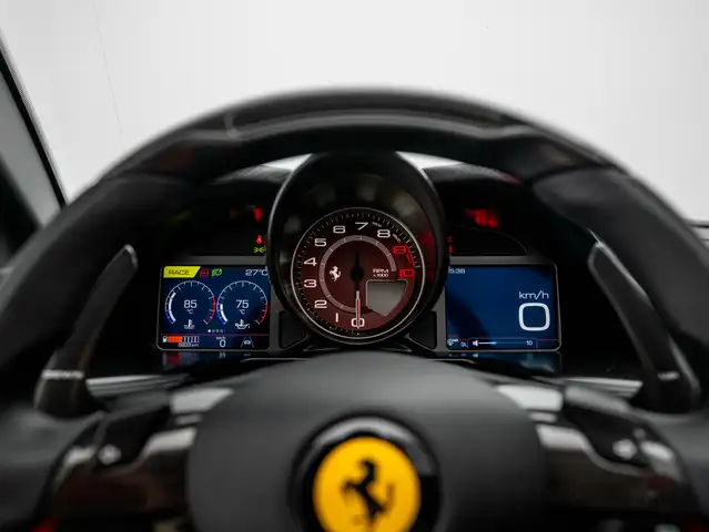 Ferrari 812 view 13