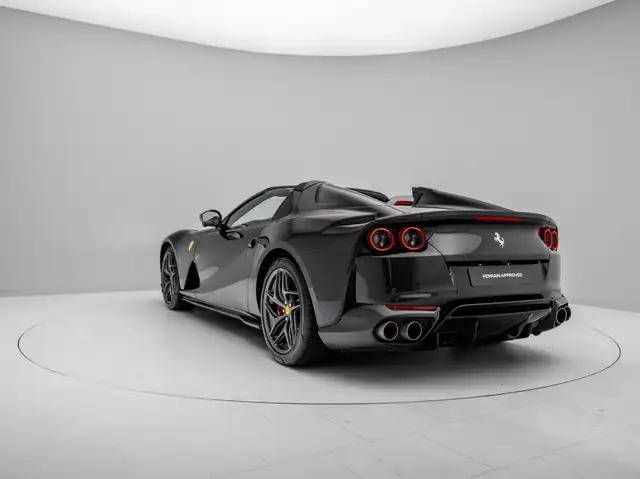 Ferrari 812 view 8