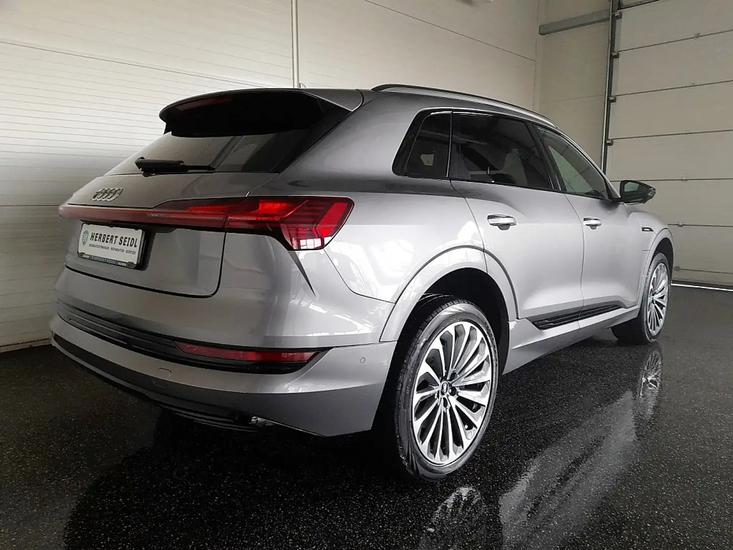 Audi e-tron 50 quattro Advanced *NP € 86.108,- / S-LINE SIT... Grau - 2