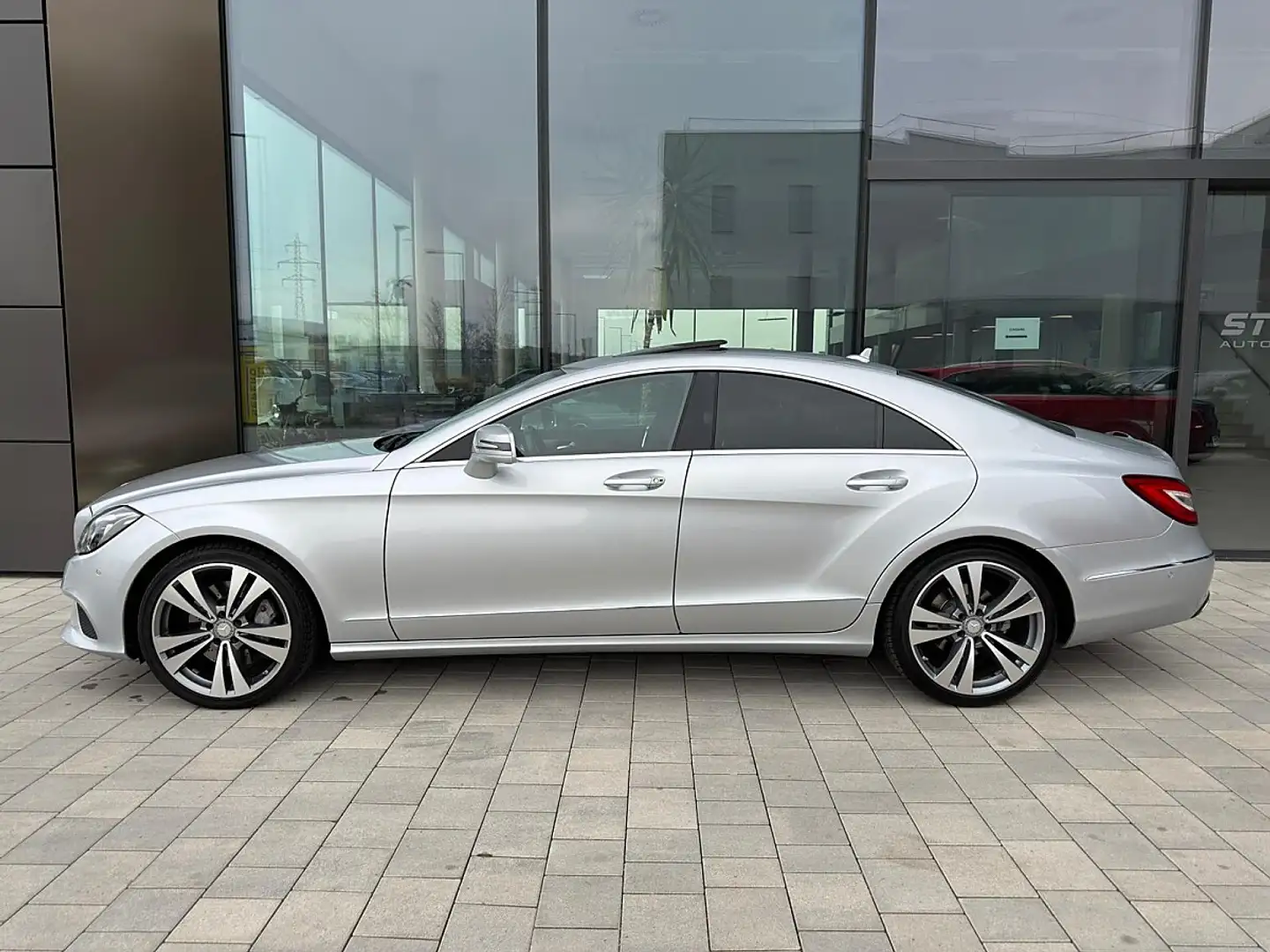 Mercedes-Benz CLS 350 d BlueTEC 4MATIC Aut. *SCHIEBEDACH* AMBIENTE* Silber - 2