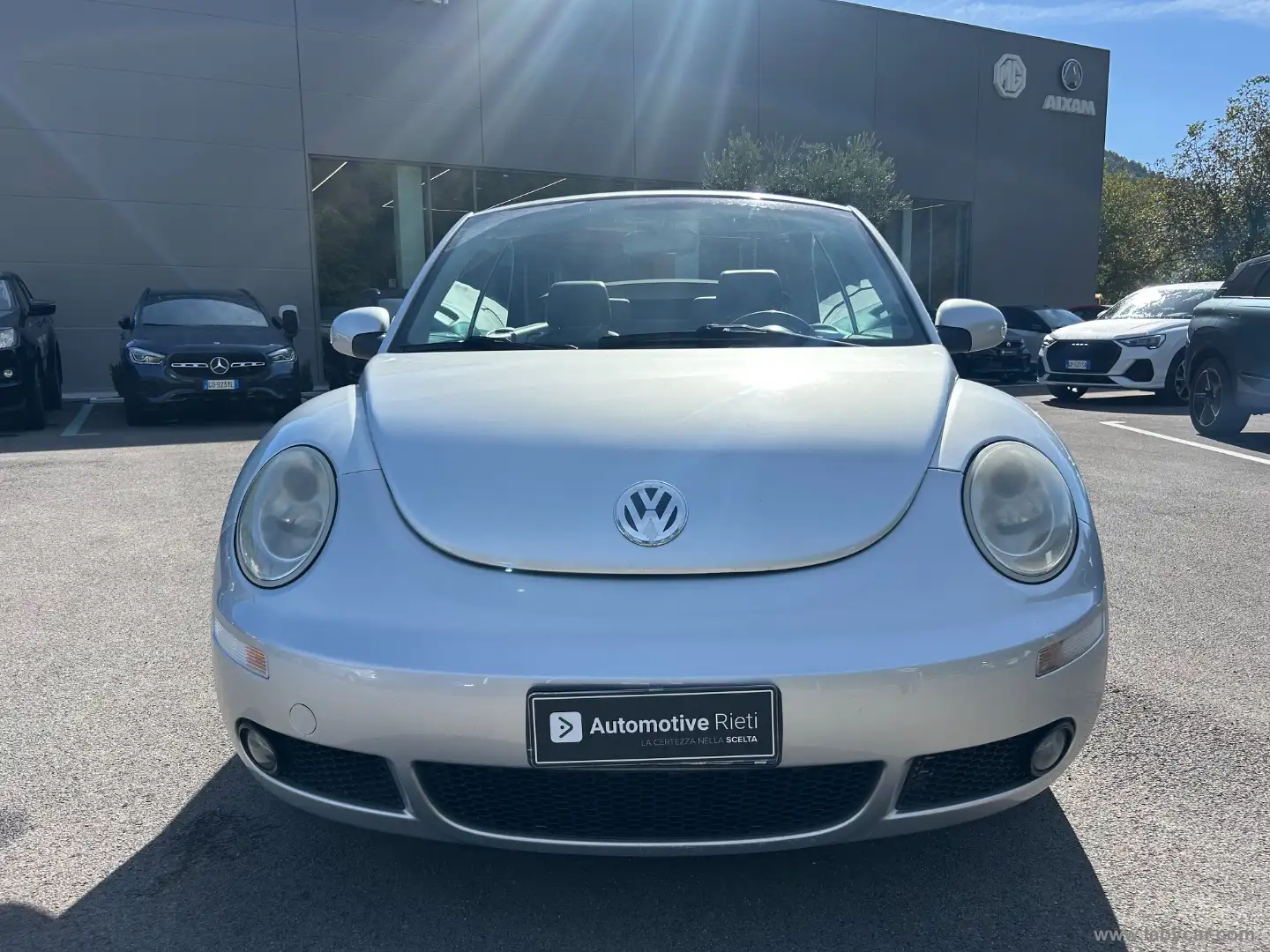 Volkswagen New Beetle 1.9 TDI 101CV Cabrio Gris - 2