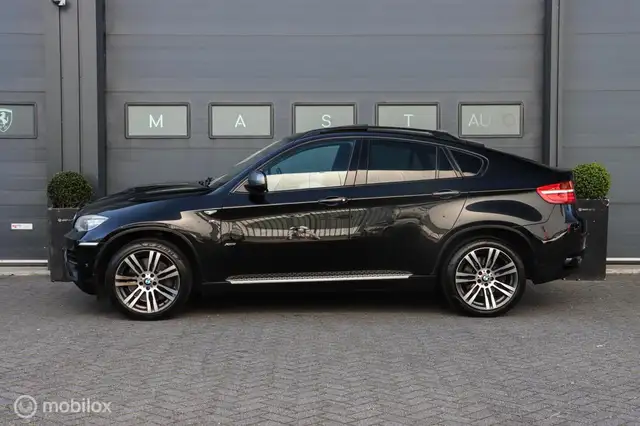 BMW X6 view 14