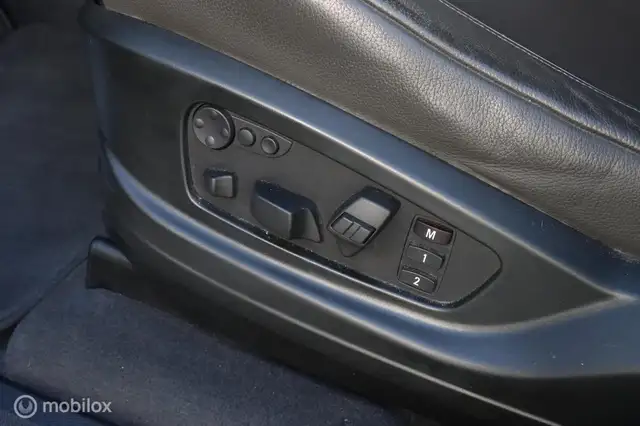 BMW X6 view 11