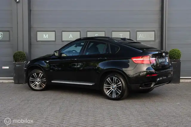 BMW X6 view 13