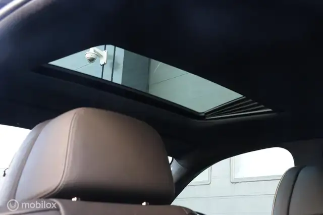BMW X6 view 10