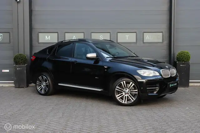 BMW X6 view 4