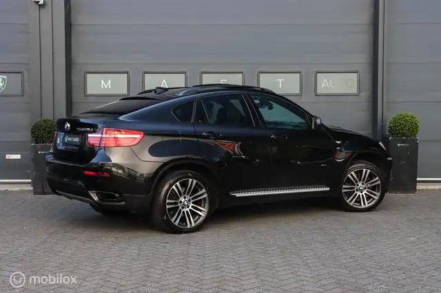 BMW X6 view 8