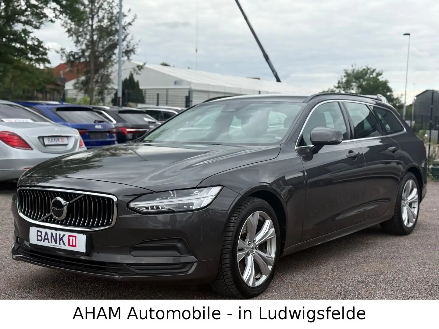 Volvo V90 Kombi Momentum Pro D4|KAM|AHK|LED|ACC|LKHEIZ Grau - 1