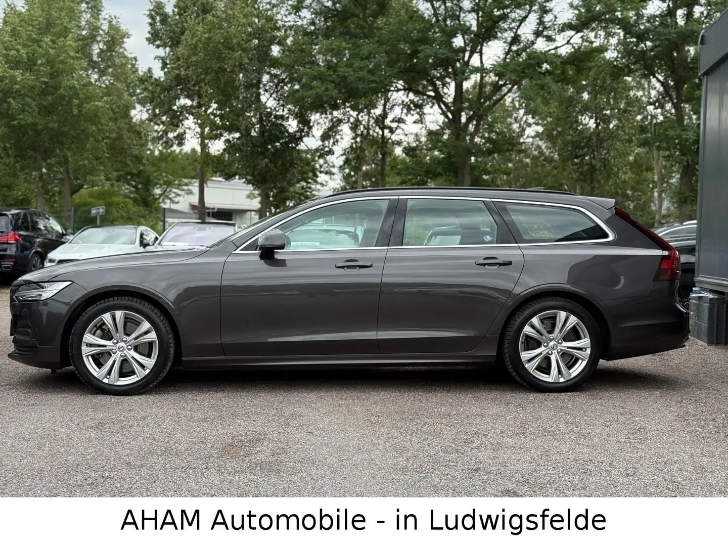 Volvo V90 Kombi Momentum Pro D4|KAM|AHK|LED|ACC|LKHEIZ Grau - 2
