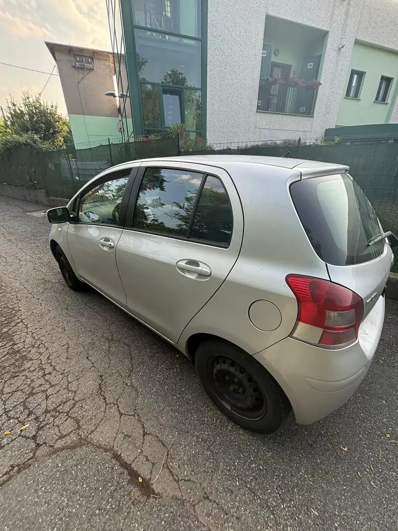 Toyota Yaris 5p 1.0 Sol - 2